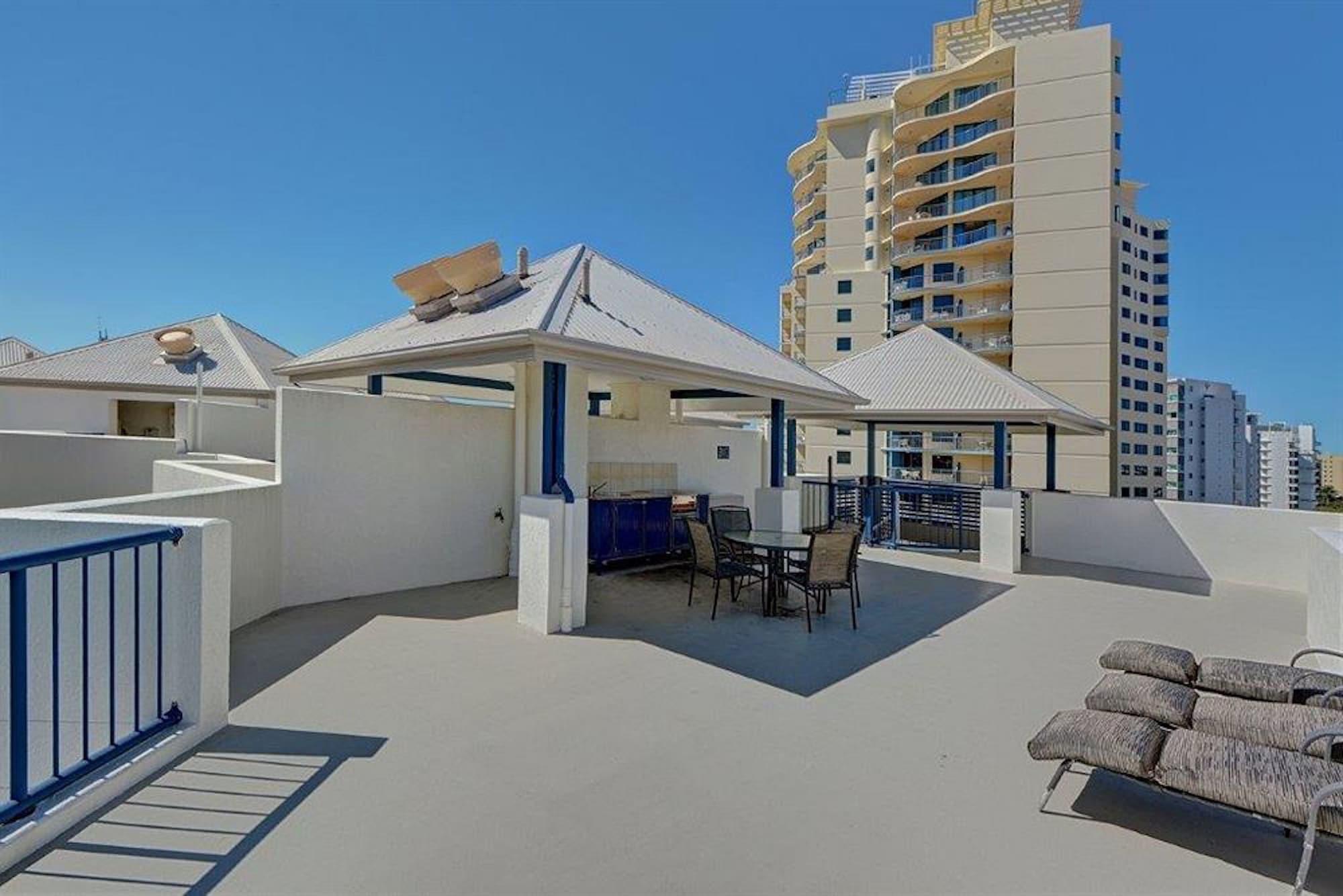 Aparthotel Raffles Mooloolaba Exterior foto